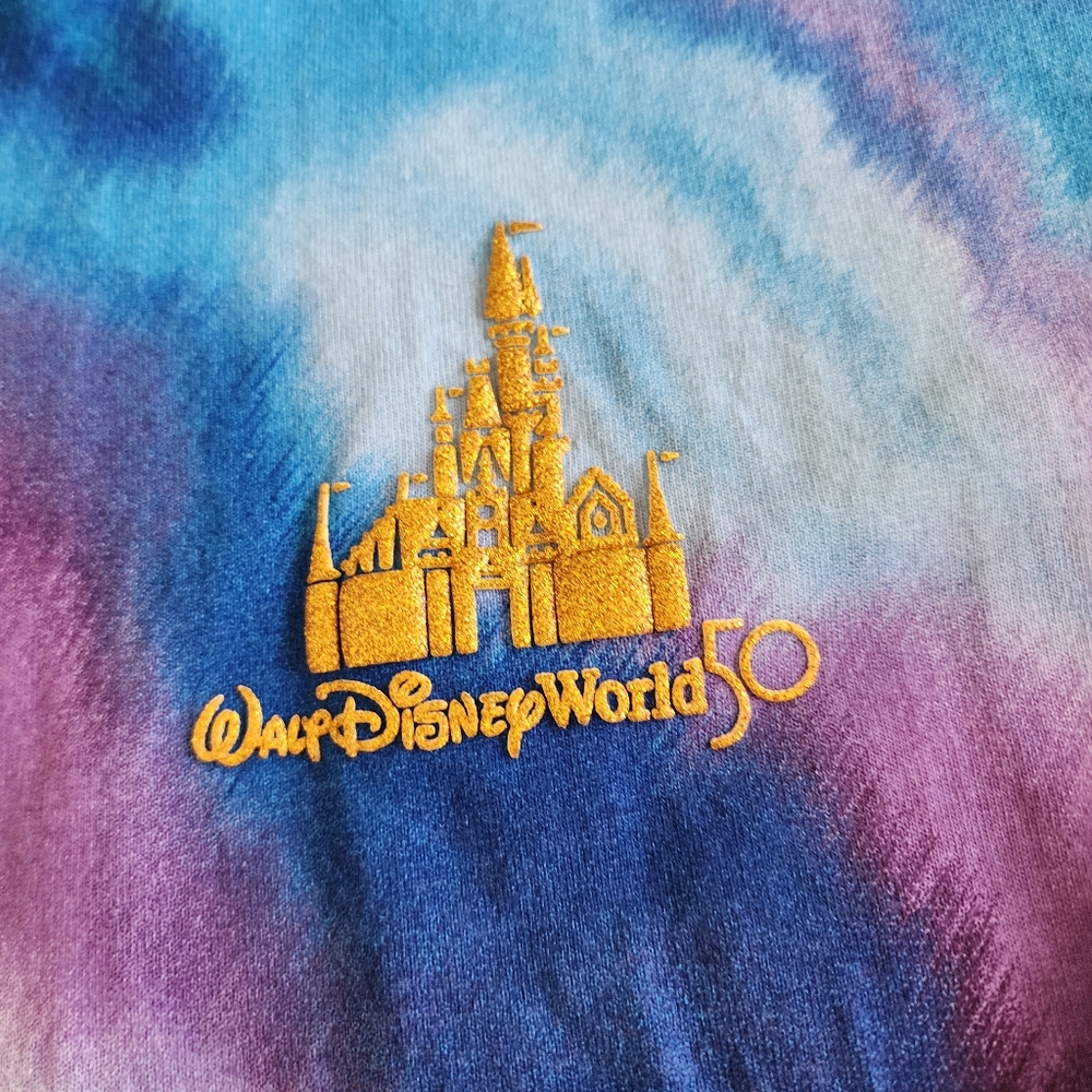 Walt Disney World 50th Anniversary medium Grand Finale Spirit jersey - Picture 4 of 5